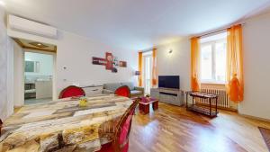 A bed or beds in a room at SYC Favoloso