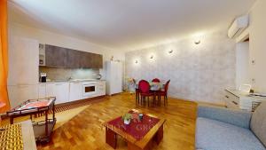 A kitchen or kitchenette at SYC Favoloso