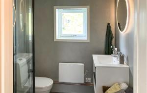 Koupelna v ubytování Two-Bedroom Holiday Home In Rygge