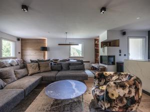 Luxury Mountain Apartment with Private Sauna and Underground Parking