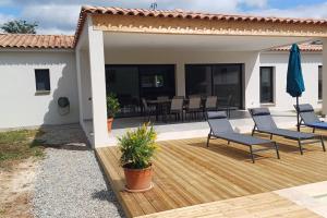 Αίθριο ή υπαίθριος χώρος στο Maison avec piscine