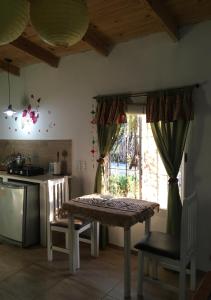 Η κουζίνα ή μικρή κουζίνα στο Hotel Hostel Don Moraiz