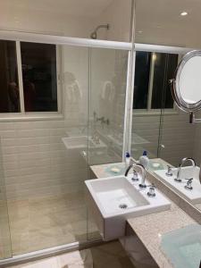 Kúpeľňa v ubytovaní Bahia Lodge - Apartamento privativo no Rio Vermelho