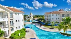 Bazén v ubytování Cadaques Caribe Palmera 101 nebo v jeho okolí