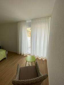 Postel nebo postele na pokoji v ubytování Upper Floor