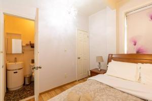 Galeriebild der Unterkunft NYC Gateway! 20 Mins to Time Square, Great Value! 1B in West New York