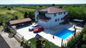 Bazén v ubytování Studio Apartment with pool, Airport Zadar nebo v jeho okolí