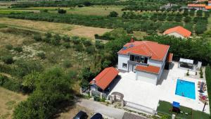 Bazén v ubytování Studio Apartment with pool, Airport Zadar nebo v jeho okolí