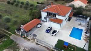 Bazén v ubytování Studio Apartment with pool, Airport Zadar nebo v jeho okolí