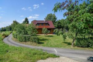 Fotografia z galérie ubytovania Hazelnut Pool House - Happy Rentals v destinácii Ludbreg