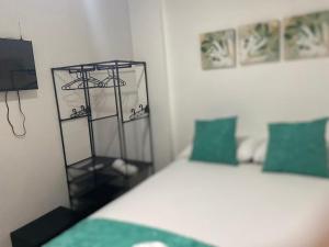 Postel nebo postele na pokoji v ubytování Shekinah House