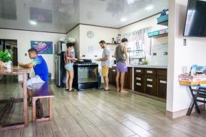 Os clientes hospedados em Argdivan Hostel