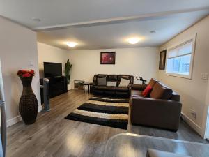 Χώρος καθιστικού στο Cozy Royal Bay Suite +10 φωτογραφίες