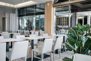 Εστιατόριο ή άλλο μέρος για φαγητό στο East Coast Hotel