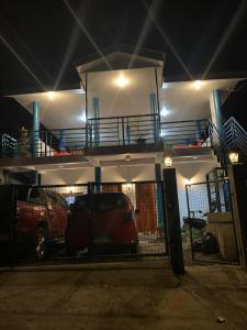 Budova, kde se apartmán nachází + 12 fotografií