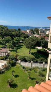 Gallery image of DUPLEX VILLA LES PINS 89m2 et terrasse 30m2 in Antibes