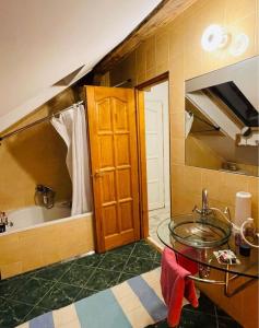 Comfortable room in the heart of Budapest 1066 Budapest, 8-10 Dessewffy utca kép - 3