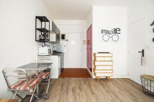 Kuchyň nebo kuchyňský kout v ubytování Nid Malouin Saint-Malo intramuros plage à 200m