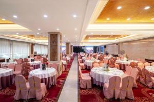 Shenzhen Jincheng Hotel餐厅或其他用餐的地方