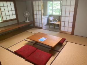 Posezení v ubytování 余裕堂軽井沢山荘 + 37 fotografií