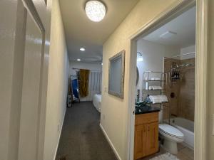 Fotografie z fotogalerie ubytování Chic 3 Bedroom house in Baltimore v destinaci Baltimore