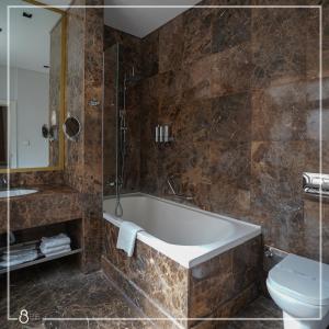 A bathroom at Misafir Suites 8 Istanbul
