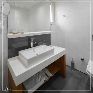 A bathroom at Misafir Suites 8 Istanbul