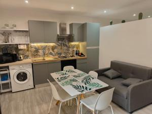 Kuchyň nebo kuchyňský kout v ubytování Studio Apartments Salvo 7
