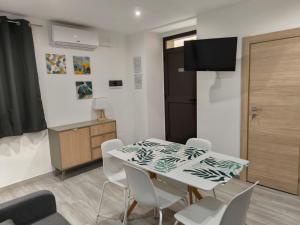 Kuchyň nebo kuchyňský kout v ubytování Studio Apartments Salvo 7
