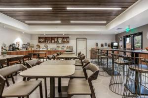 Restaurace v ubytování SpringHill Suites by Marriott Austin The Domain Area