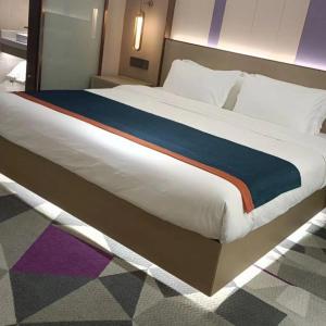 Shenzhen Jincheng Hotel客房内的一张或多张床位