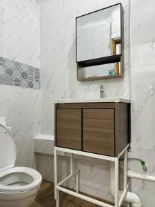 Bilik mandi di Megun 10 Duplex