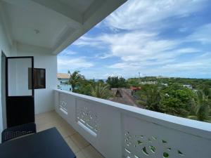 Balkón nebo terasa v ubytování Boracay apartment 4th floor with ocean views