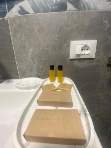 Ένα μπάνιο στο The Paris Rooms B&B