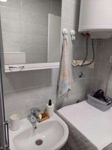 A bathroom at Amazing apartment Még 10 kép