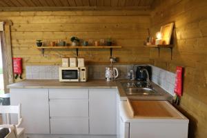 Dapur atau dapur kecil di The Cabin Pipershill