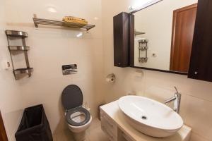 Phòng tắm tại Clara Residence Two Room Cozy Apartment +49 ảnh