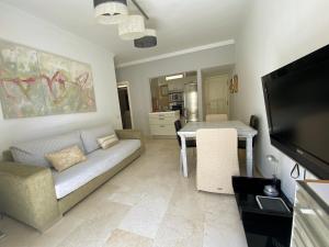 Una cocina o cocineta en Victoria s