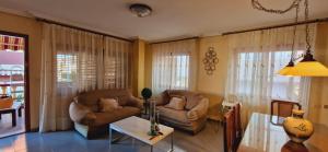 Ruang duduk di Chalet Playa Chilches