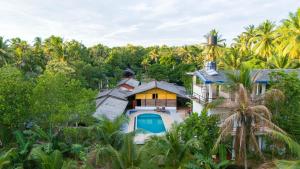 Bazén v ubytování Ayurvedic Lanka Wellness Hotel nebo v jeho okolí