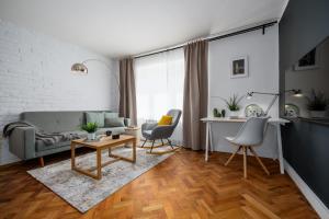 Fotografie z fotogalerie ubytování Prague Days - 2BDR Apt - Quiet Area - Workspace v Praze