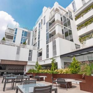Tòa nhà nơi căn hộ tọa lạc
