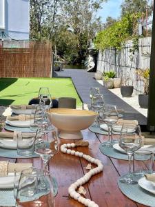 Een tuin van DOCK 08 Riverside Entertainer Pets Welcome