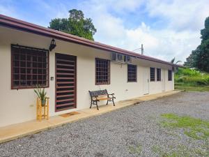 Το κτήριο όπου στεγάζεται  το διαμέρισμα