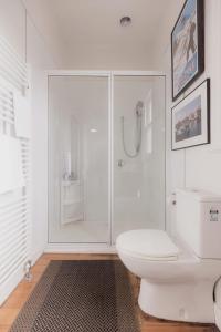 Ένα μπάνιο στο Connage - Historic Battery Point Police Station