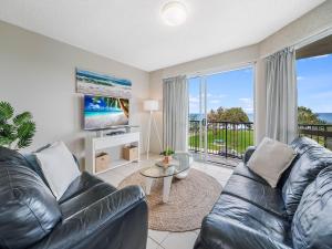 Χώρος καθιστικού στο Montego Unit 3 Kings Beach QLD