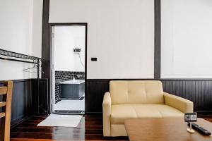 Khu vực ghế ngồi tại Haheng House +10 ảnh