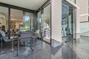 Φωτογραφία από το άλμπουμ του Tranquil Apt Major Hospital Precinct w Parking στη Μελβούρνη