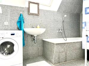 Fotografie z fotogalerie ubytování Monteurwohnung am Flughafen v destinaci Schkeuditz + 43 fotografií