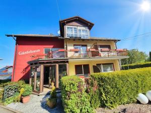 Fotografie z fotogalerie ubytování Zi08 Einzelzimmer Schönblick v destinaci Bad Herrenalb